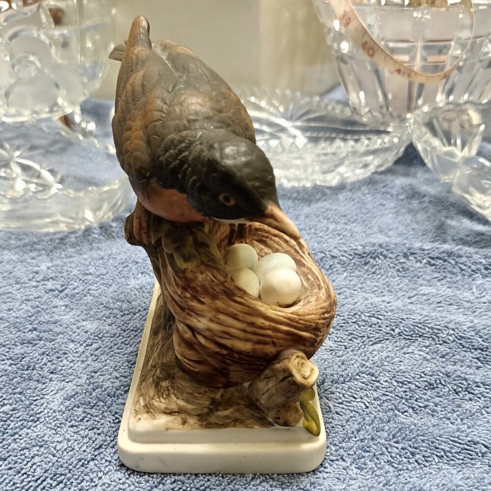 Vintage Lefton, Porcelain Robin Figurine . Hand Painted. Made in Japan - Picture 6 of 9